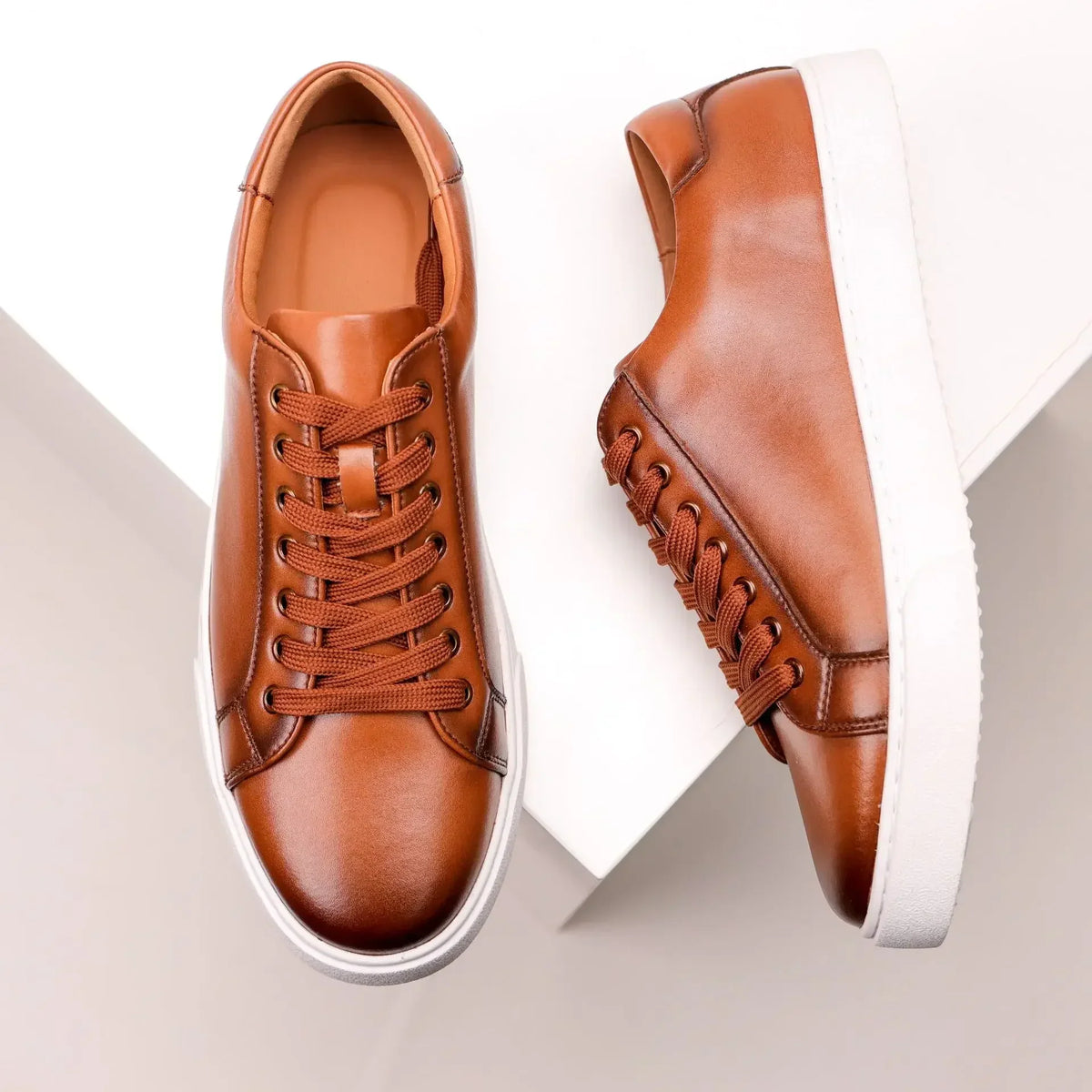 Sneakers in Leather Véritable