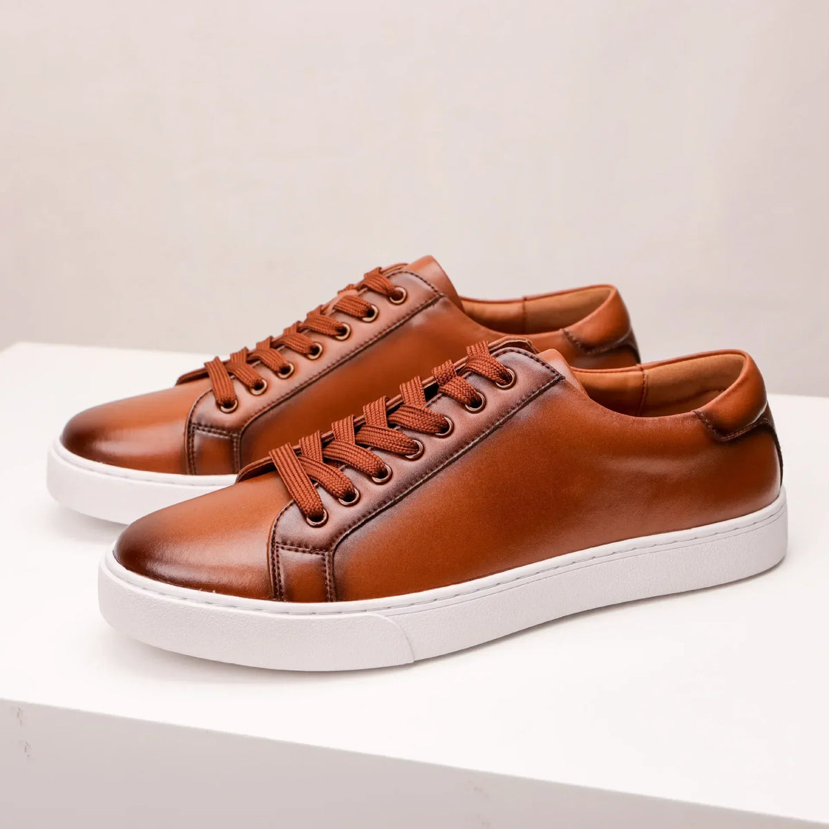 Sneakers in Leather Véritable