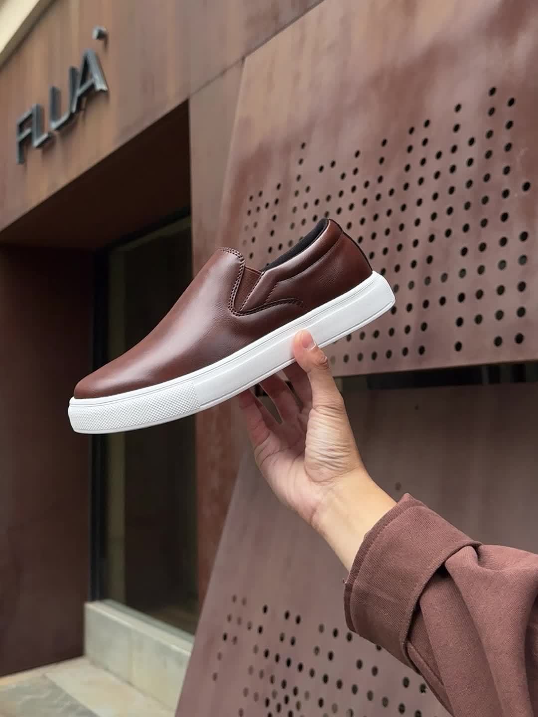 Casual Shoes in Leather enfiler